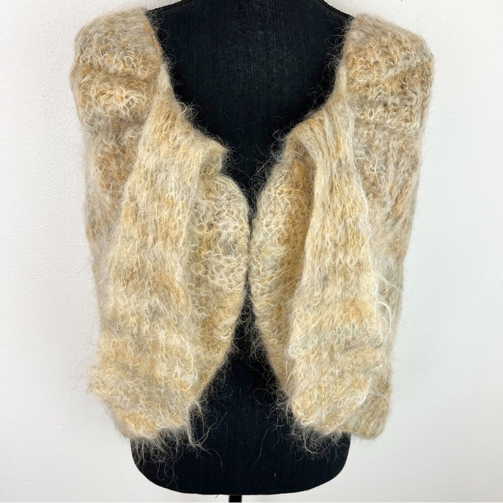 Hand‑Knit Wool Cape Shawl Wrap S/M – Tan Cream Dutch Heritage - Picture 12 of 13